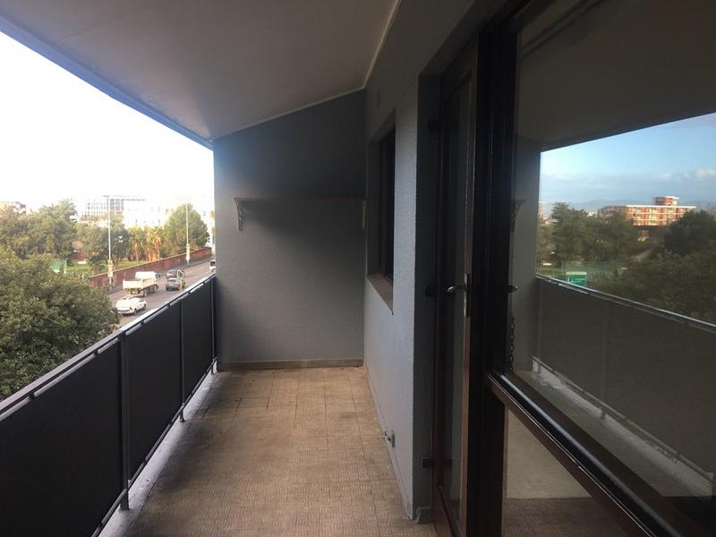 To Let 1 Bedroom Property for Rent in Oranjezicht Western Cape